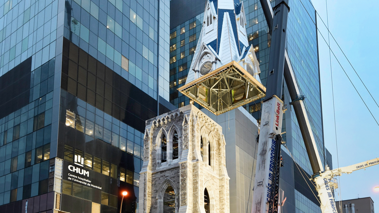 New CHUM: installation of the spire on the steeple